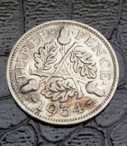 1934 United Kingdom 3 Pence - George V 4th issue silver coin