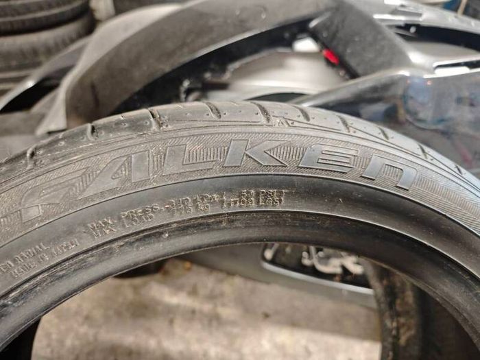 255-40-zr18 2x tyres