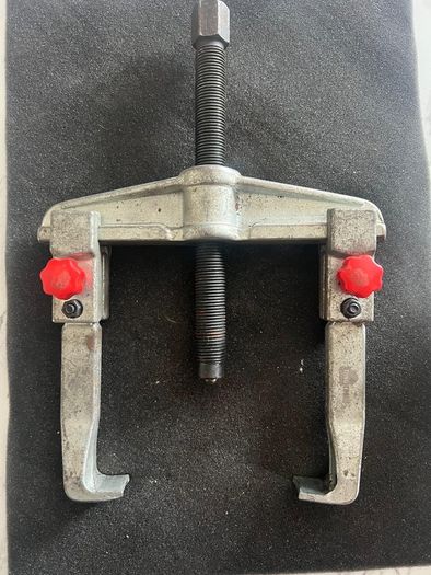 bearing puller