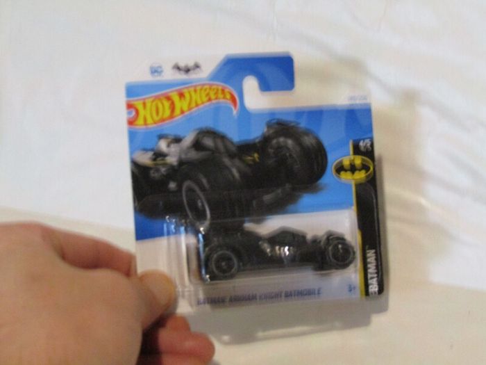 Hot Wheels Arkham Knight Batmobile Diecast Car Brand New Sealed