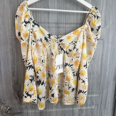 BNWT Zara Blouse / Top - Small
