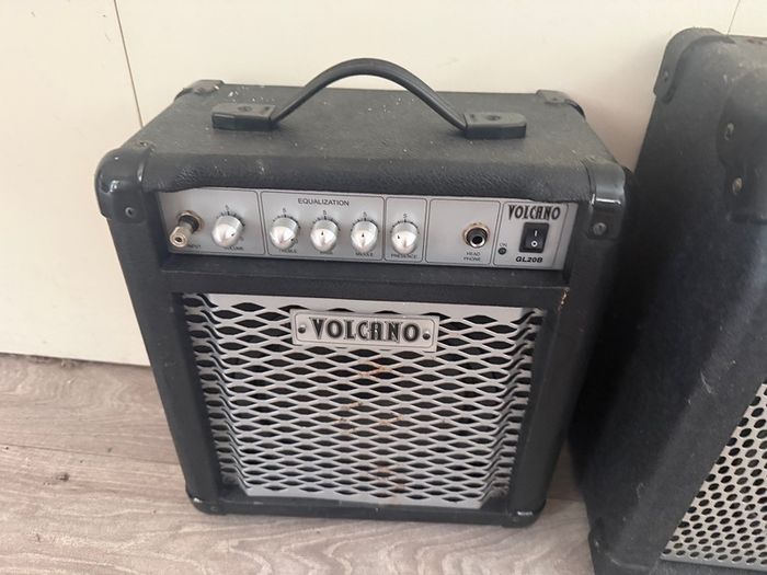 Carlsboro Colt 30 & Volcano GL20B Practice Amplifiers   Fully Working