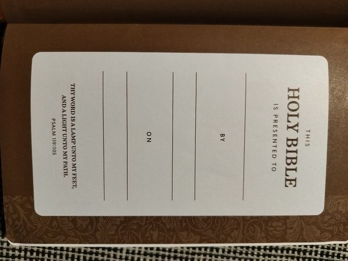 Holy Bible Sovereign Collection 9.5point Personal Size leather soft On3n3ss