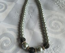 Costume pearl necklace
