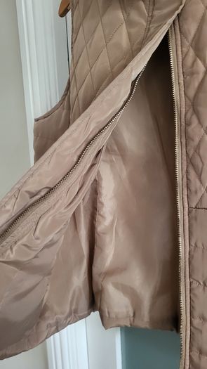 Gold tone light-weight padded gilet Sz L (Fit 12-14 UK)