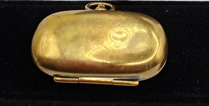 Vintage double sovereign coin case