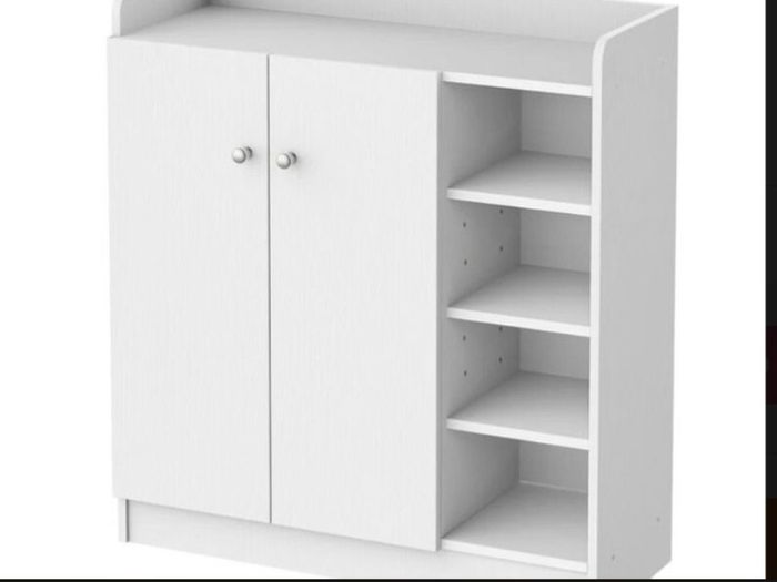 Shoe cabinet