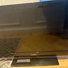 samsung 42 inch TV (not smart but hdmi port)