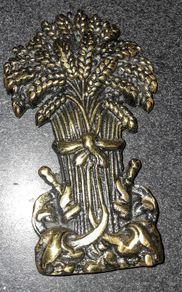 Vintage brass heavy sheaf of wheat