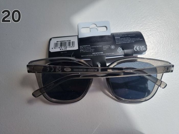 Foster Grant Sunglasses Brand New (2 for 15 Euro)