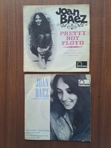 Joan Baez  2 Singles lot