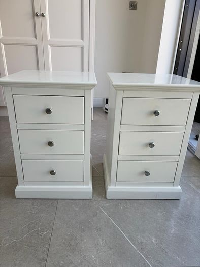 Bedside lockers