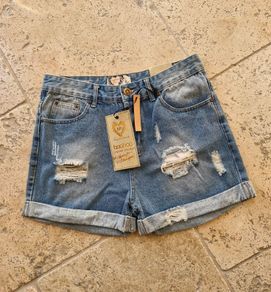 Mom denim shorts (Boohoo)