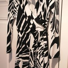 dress riverisland size 10 elasticated waist at back    fit also size  12  lovely comfortable fit
