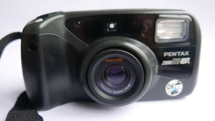 Pentax Zoom 90 WR - zoom lens camera - Vintage Film - 35mm point shoot camera - Tested