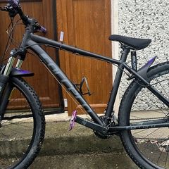 black carrera bike