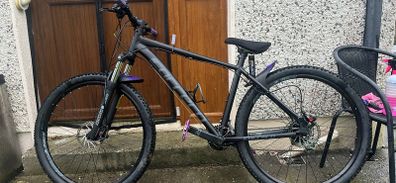 black carrera bike