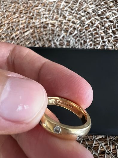 18ct Gold Ring 6.05g Size 52.5 / L 1/2