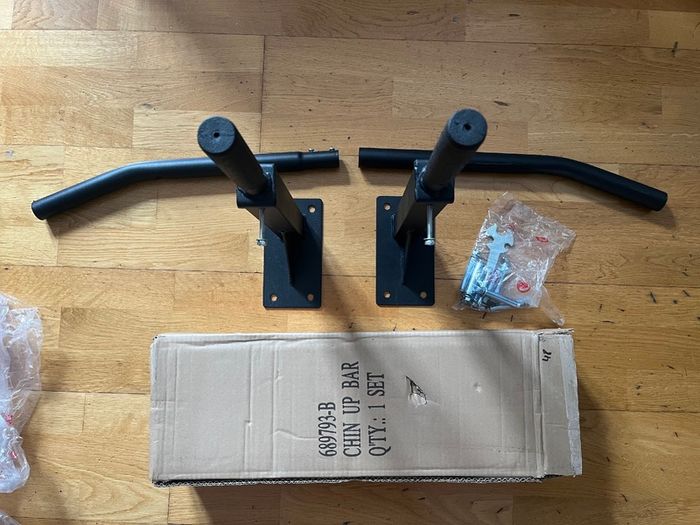 Heavy duty wall-mounted pull/ chin up bar for home exercise & fitness