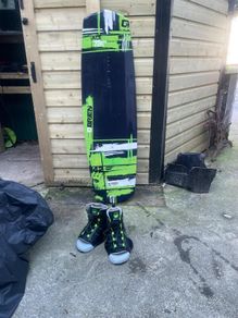 Wakeboard and bindings