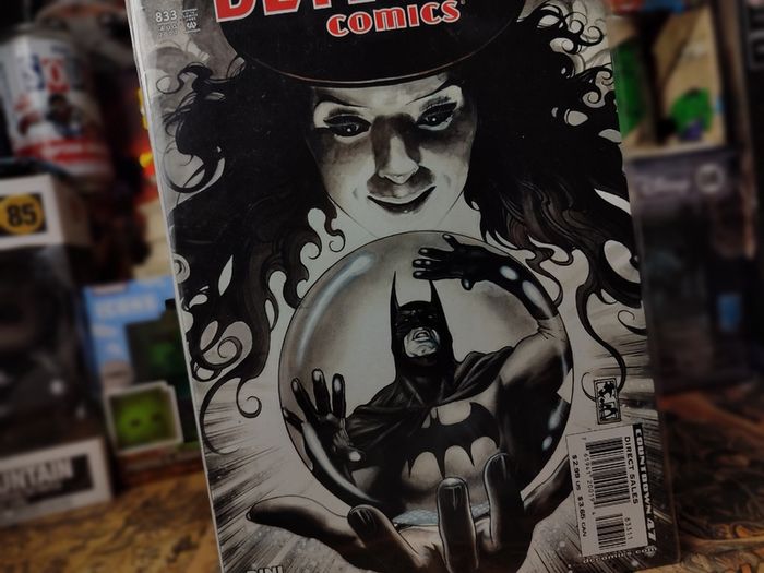 Detective Comics ! Issue #833 ! Batman ! Zatanna Cover ! 2007 ! by DC Comics !