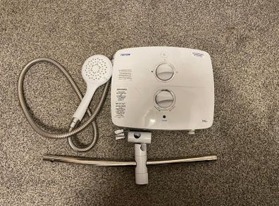 almost new Triton T90sr electric shower