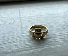Claddagh Ring 9ct solid gold