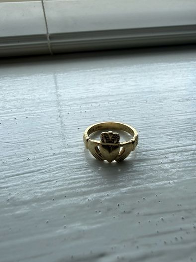 Claddagh Ring 9ct solid gold