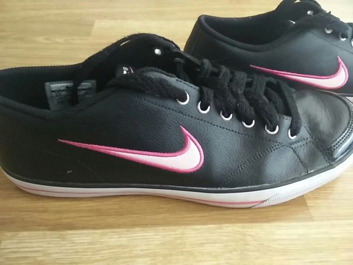 Nike Black Runners with Pink Tick