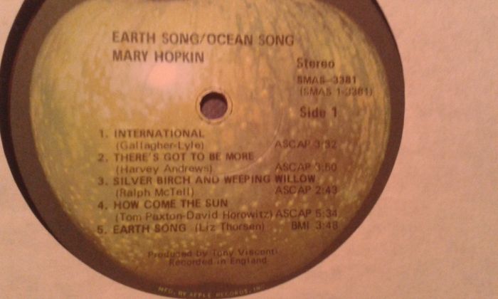 Mary Hopkin.