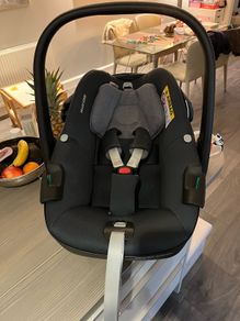 Maxi-Cosi Pebble 360 car seat and Maxi-Cosi familyfix 360 base