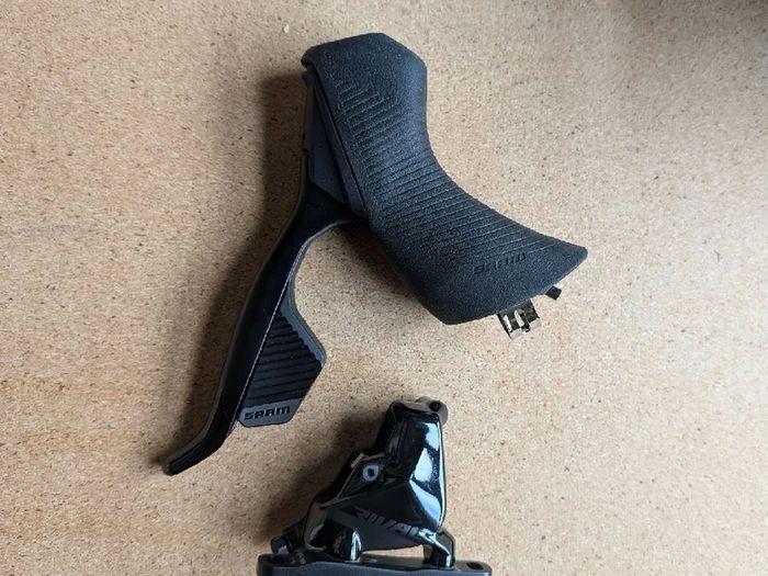 SRAM Rival eTap AXS HRD Shifters & Brake Calipers Excellent Condition