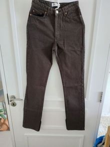 Zara cotton denim brown jeans 24 inch waist and 32 inch leg in very good condition see last two photos for exact measurements FREE STANDARD POSTAGE INCLUDED