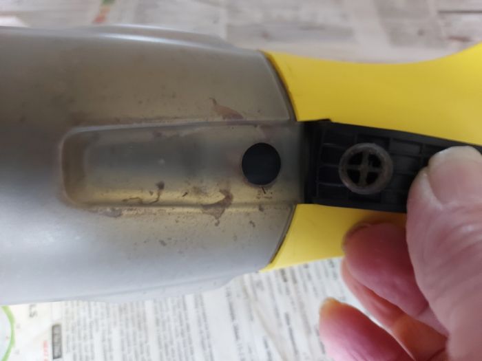 KARCHER Portable screen washer, in excellent condition, missing the the charger power supply