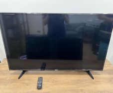 TV LG 49LH590V. Size: 49 inches. Year: 2017