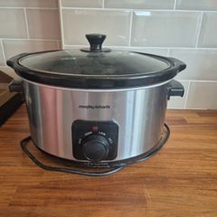 Slow cooker