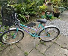 Raleigh Camaro retro mountain bike with detachable basket