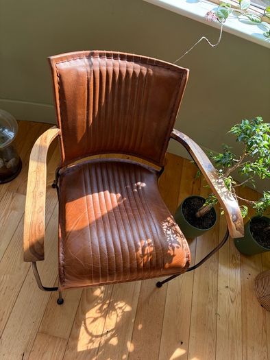 Bottega leather chair
