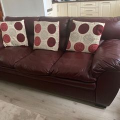 3 and 2 seater suite of furniture