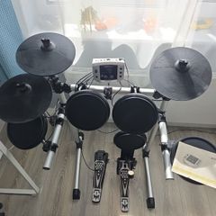 Millenium MPS-150 electronic drum set