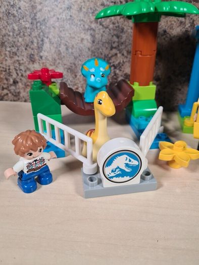Lego Duplo Jurassic World Gentle Giants Petting Zoo 10879 And T Rex Tower 10880 Missing Some Pieces
