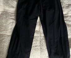 Karl Lagerfeld pajama nightwear and lightweight trousers. Perfect for relaxing in style. black size large brand new with tag