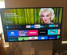 42 JVC Smart TV  Premium Swivel Height Adjustable TV Stand