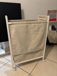 Laundry bag with castors
