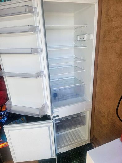 neff integrated fridge