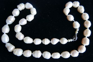 Vintage White Baroque Pearl Necklace