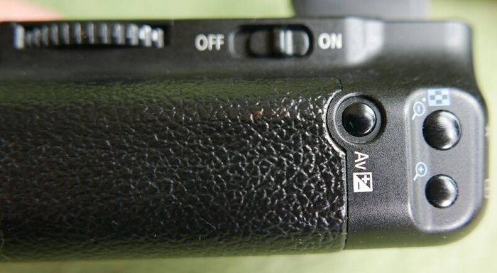 Canon BG-E3 Battery Grip For EOS 350D & 400D with two batteries