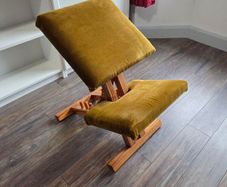 Kneeling chair