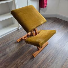 Kneeling chair