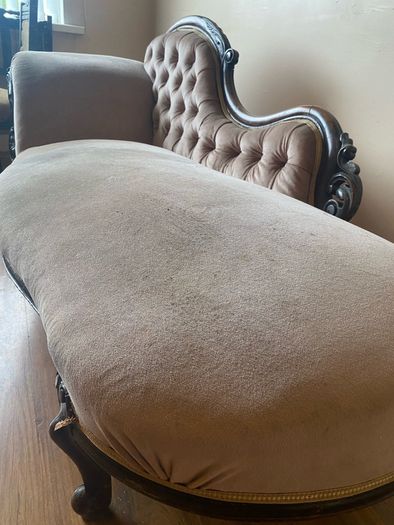 Antique Victorian Mahogany Chaise Lounge / Lougue